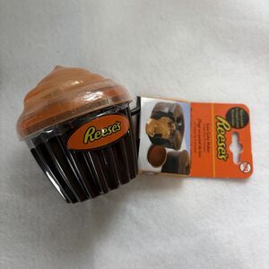 Reese’s Lava Cake Maker
